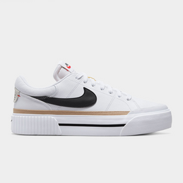 total sports sneakers nike