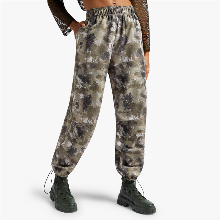 Women's Camouflage Darted Pant